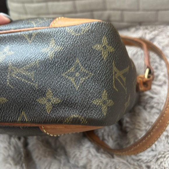Louis Vuitton Trocadero 30 Crossbody bag - Picture 9 of 14